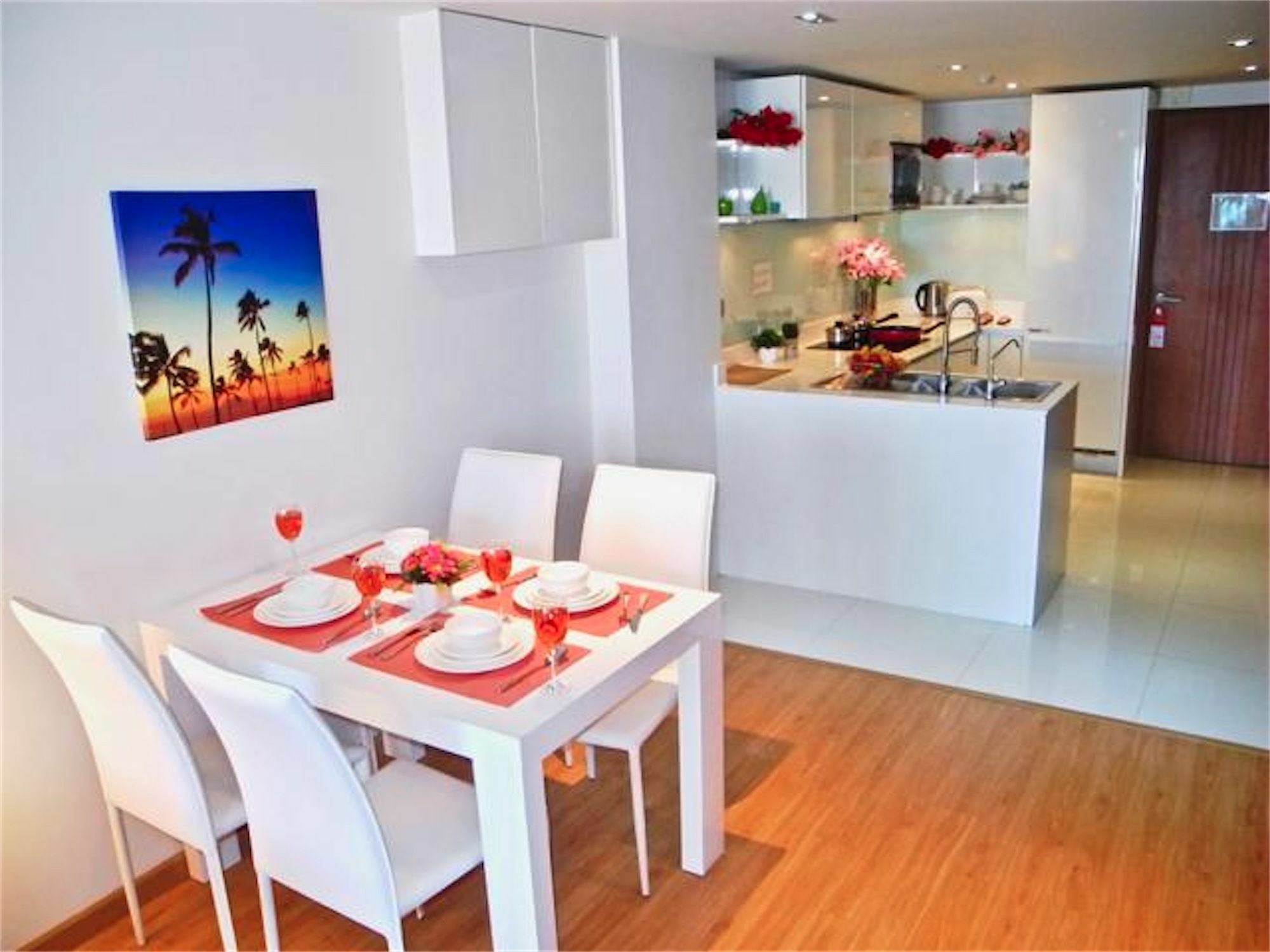 The Privilege Residence : 1 Bedroom Apartment In Patong Exteriör bild