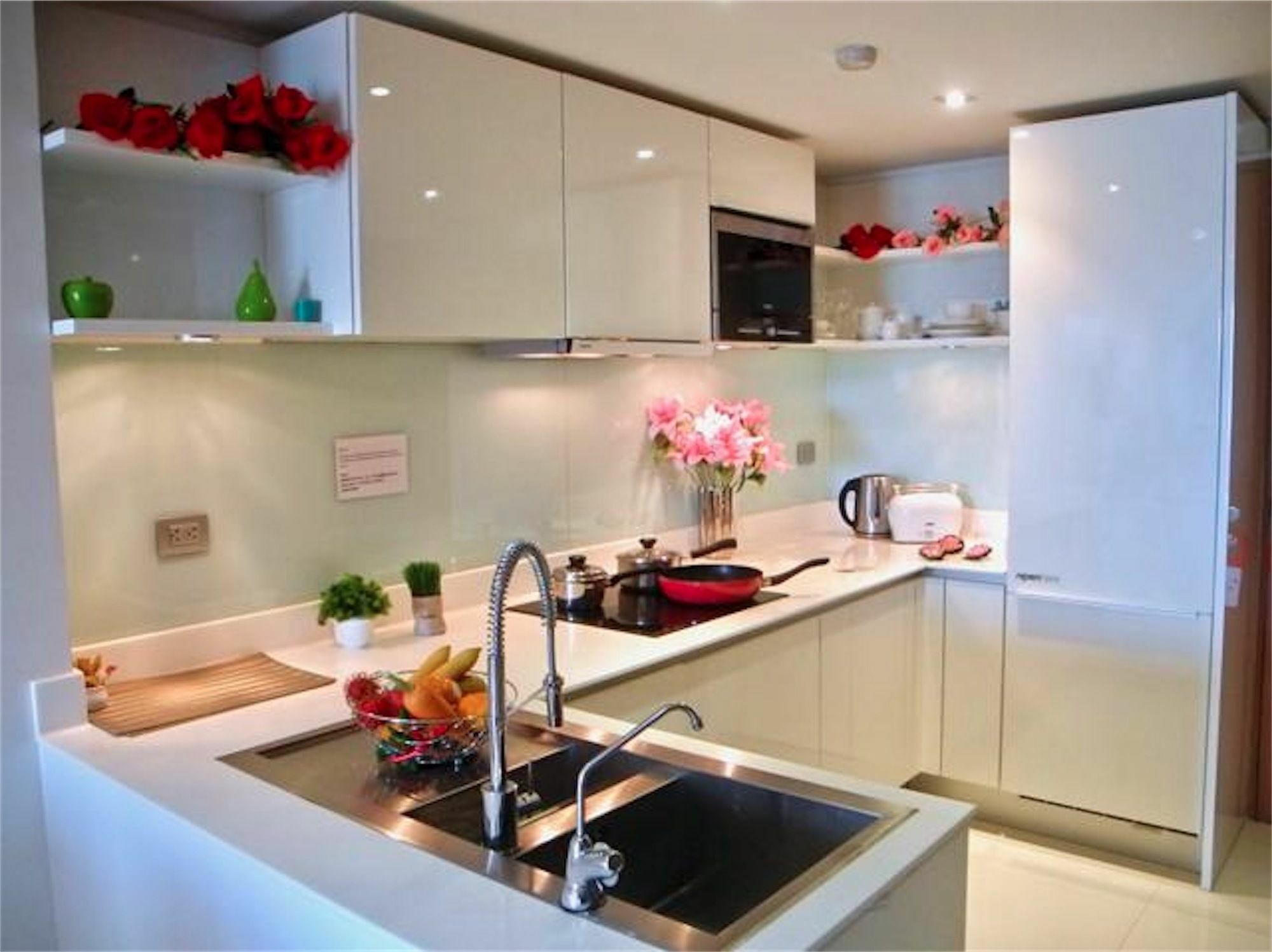 The Privilege Residence : 1 Bedroom Apartment In Patong Exteriör bild